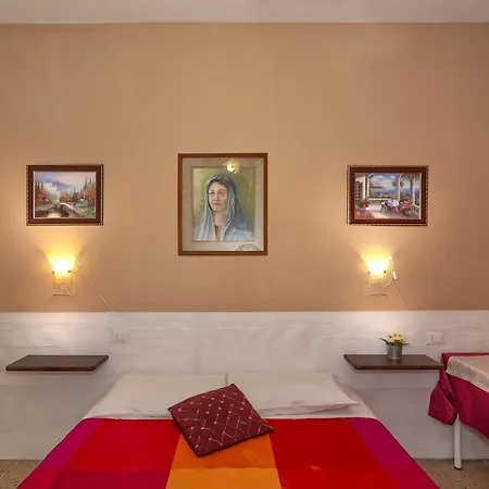 A Casa Doina Tower 5* بيزا